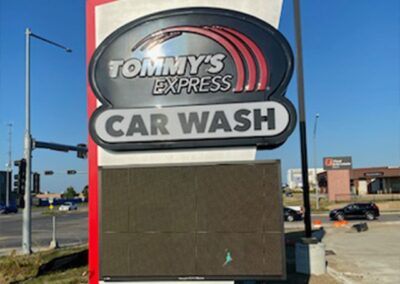 Tommy's Express Car Wash Wayfinding