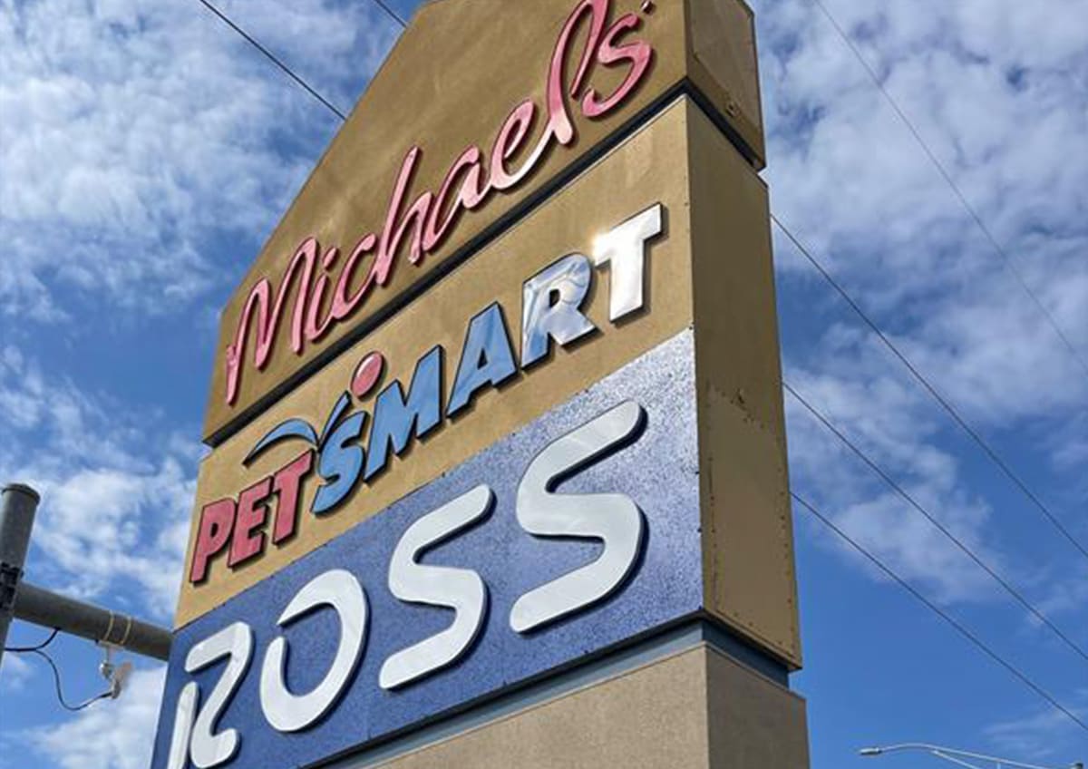 Exterior signage for multi tenant