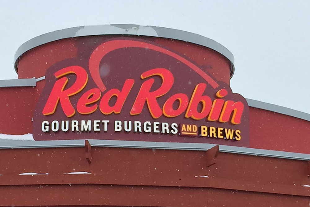red robin exterior sign